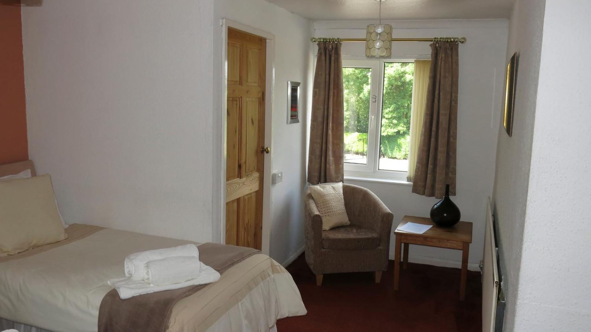 Broadwell Guest House Meriden  Room photo